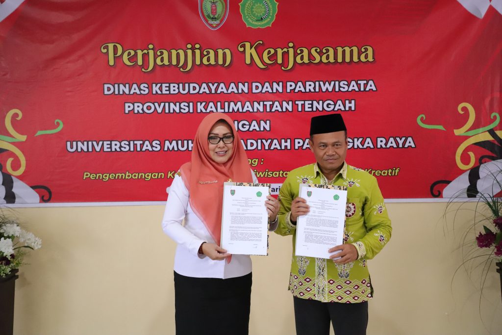 PKS ditandatangani oleh Rektor UMPR Dr. H. Muhammad Yusuf, S.Sos., M.A.P. dan Adiah Chandra, SH., MH Sari sebagai Kepala Dispudpar Kalteng